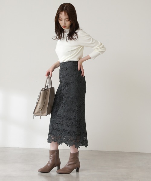 N.（N. Natural Beauty Basic）（エヌエヌナチュラルビューティーベーシック）の「◆ウォームアップリブボトルネックニット（ニット/セーター・レディース・ホワイト/ブラック/グレー・MEDIUM）」の4枚目の写真