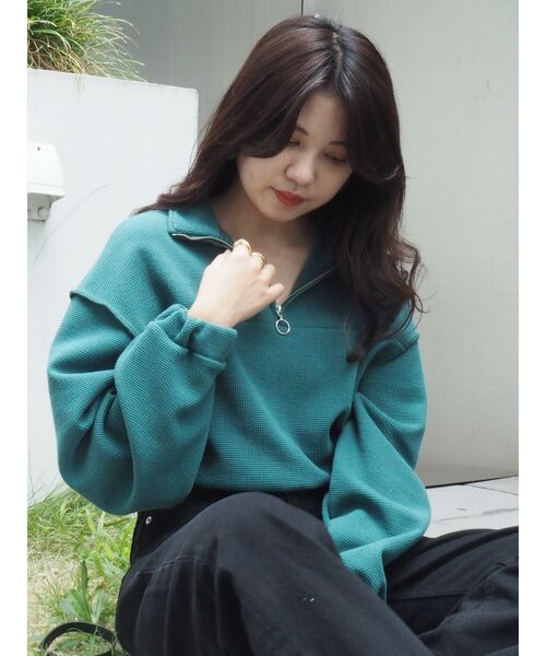 EVRIS（エヴリス）の「ハーフジップワッフルスウェットTOPS（スウェット・レディース・ブラック/グリーン/アイボリー・FREE）」の3枚目の写真