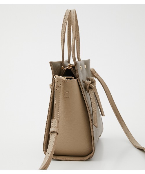 AZUL by moussy（アズールバイマウジー）の「KNOT DESIGN BAG/ノットデザインバッグ（ショルダーバッグ・レディース・ホワイト/ブラック/ベージュ・FREE）」の17枚目の写真