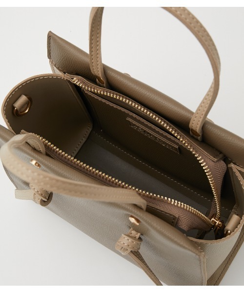 AZUL by moussy（アズールバイマウジー）の「KNOT DESIGN BAG/ノットデザインバッグ（ショルダーバッグ・レディース・ホワイト/ブラック/ベージュ・FREE）」の15枚目の写真