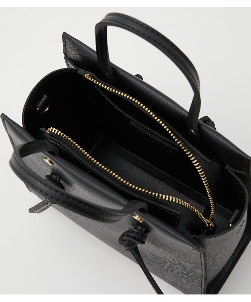 AZUL by moussy（アズールバイマウジー）の「KNOT DESIGN BAG/ノットデザインバッグ（ショルダーバッグ・レディース・ホワイト/ブラック/ベージュ・FREE）」の18枚目の写真