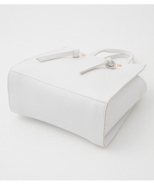 AZUL by moussy（アズールバイマウジー）の「KNOT DESIGN BAG/ノットデザインバッグ（ショルダーバッグ・レディース・ホワイト/ブラック/ベージュ・FREE）」の16枚目の写真