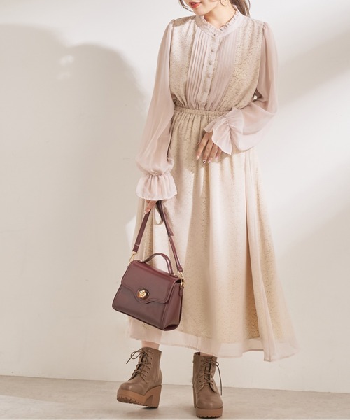 OLIVE des OLIVE(オリーブデオリーブ)の「【WEB限定カラー有】コスパ神!オケージョンにぴったり。2枚重ねフリルカラーピンタックワンピース(ワンピース・レディース・ベージュ/ブラウン/サックスブルー/ラベンダー/ブラック・FREE)」の4枚目の写真