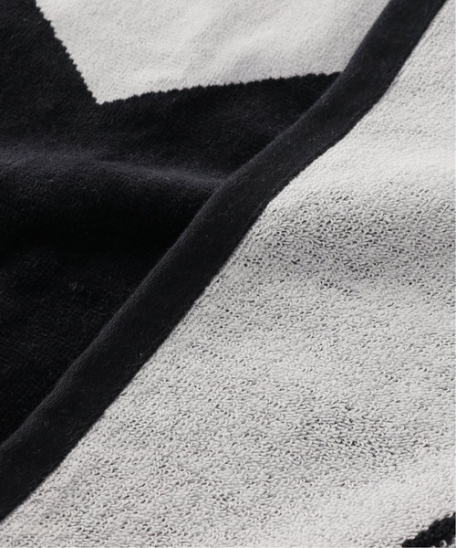 STUSSY（ステューシー）の「【STUSSY / ステューシー】 Stussy Dice Jacquard Beach Towel（ハンカチ/ハンドタオル・メンズ・ブラック・FREE）」の3枚目の写真