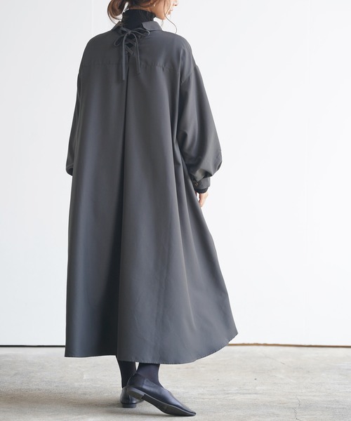 rps（アールピーエス）の「ＢＡＣＫレースアップボリューム袖シャツワンピース（シャツワンピース・レディース・グレイッシュベージュ/ラベンダー/ブラック・M）」の2枚目の写真