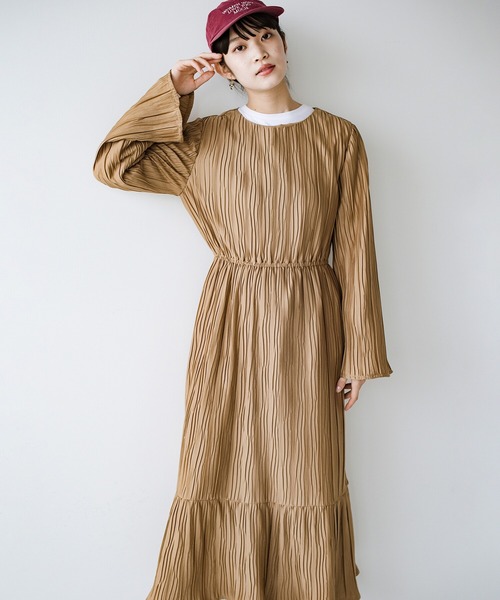 haco!（ハコ）の「お寝坊したって安心！パッと着るだけで瞬時に着映える　ランダムプリーツのティアードワンピース（ワンピース・レディース・ライトブラウン/ライトカーキ・SMALL/MEDIUM/LARGE/X-LARGE）」の7枚目の写真