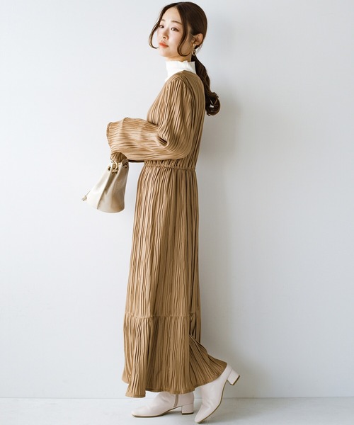 haco!（ハコ）の「お寝坊したって安心！パッと着るだけで瞬時に着映える　ランダムプリーツのティアードワンピース（ワンピース・レディース・ライトブラウン/ライトカーキ・SMALL/MEDIUM/LARGE/X-LARGE）」の20枚目の写真