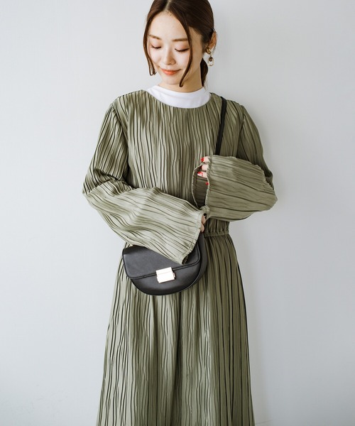 haco!（ハコ）の「お寝坊したって安心！パッと着るだけで瞬時に着映える　ランダムプリーツのティアードワンピース（ワンピース・レディース・ライトブラウン/ライトカーキ・SMALL/MEDIUM/LARGE/X-LARGE）」の13枚目の写真