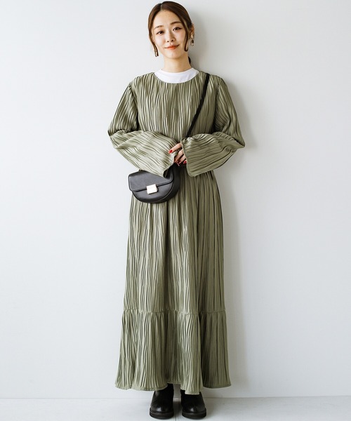haco!（ハコ）の「お寝坊したって安心！パッと着るだけで瞬時に着映える　ランダムプリーツのティアードワンピース（ワンピース・レディース・ライトブラウン/ライトカーキ・SMALL/MEDIUM/LARGE/X-LARGE）」の22枚目の写真