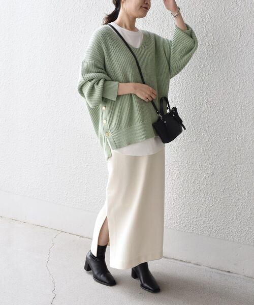 SHIPS（シップス）の「【WEB限定】〈手洗い可能〉スキッパーニット×ロンTセット 21FW◆（ニット/セーター・レディース・ブラック/ベージュ/オフホワイト/ライトグリーン/アイボリー/ダークグレー・ONE SIZE）」の8枚目の写真