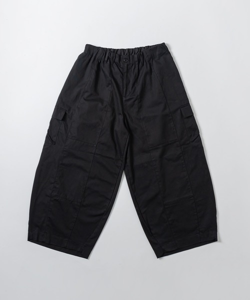 kutir（クティール）の「ワイドタックバルーンカーゴパンツ（カーゴパンツ・メンズ・レッド/オフホワイト/ブラック/カーキ・MEDIUM/SMALL/LARGE）」の2枚目の写真