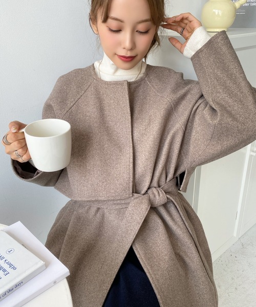 moment+（モーメントプラス）の「杢ライトニットメルトンノーカラーケープコート（ノーカラーコート・レディース・チャコールグレー/ブラック/グレー系その他/モカ/グリーン/アイボリー/ベージュ/ホワイト系その他/ブラウン系その他/ベージュ系その他・S/M/L）」の15枚目の写真