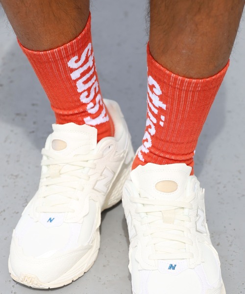 STUSSY（ステューシー）の「STUSSY/ステューシー HELVETICA JACQUARD CREW SOCKS ソックス ブランドロゴ（ソックス/靴下・メンズ・ホワイト/ブルー/ブラック/オレンジ・FREE）」の4枚目の写真