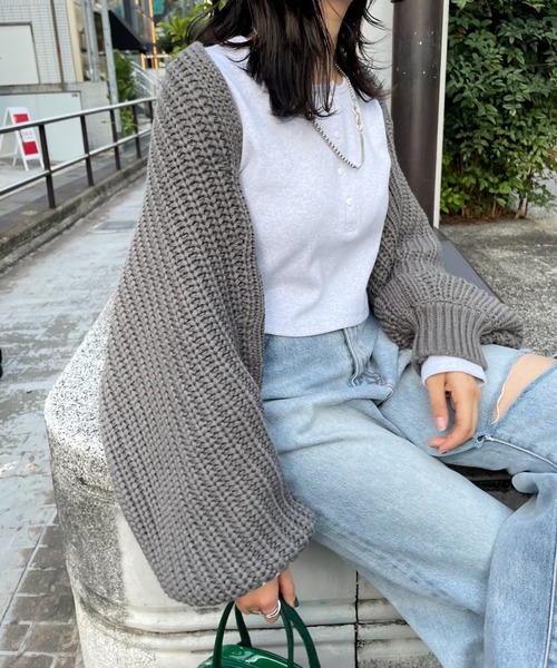 WHO'S WHO gallery(フーズフーギャラリー)の「ボレロニット(カーディガン/ボレロ・レディース・ブラック/グレー/アイボリー・FREE)」の1枚目の写真