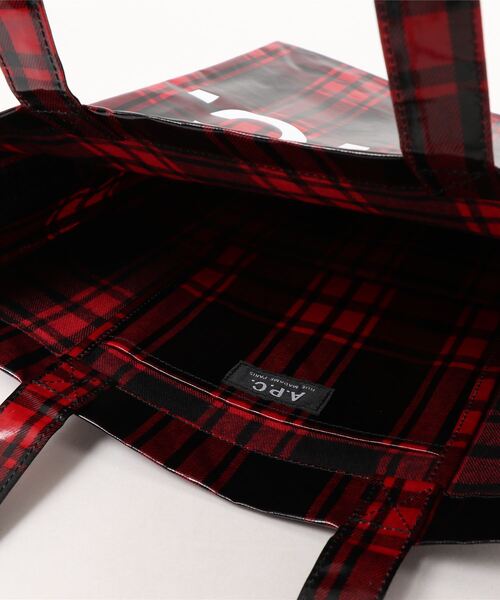 A.P.C.(アーペーセー)の「TOTE LOU 21H(トートバッグ・レディース・レッド/グリーン・ONESIZE)」の3枚目の写真