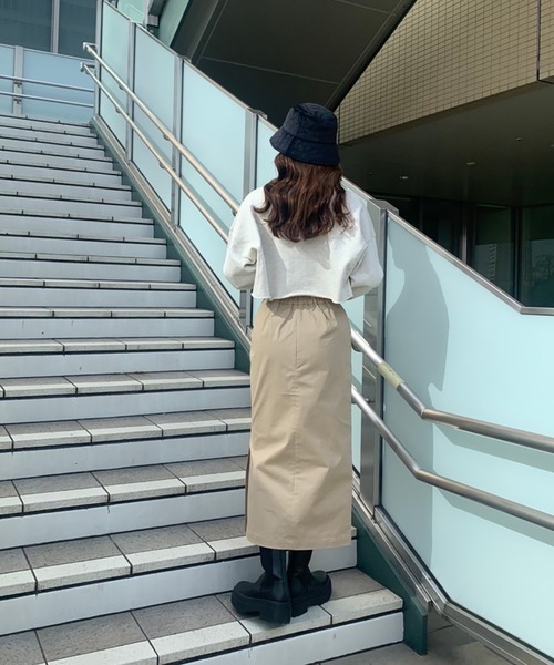 FREE'S MART(フリーズマート)の「ハイウエストスリットペンシルスカート(スカート・レディース・ベージュ/ブラック/カーキ/ネイビー・マルチサイズ)」の7枚目の写真