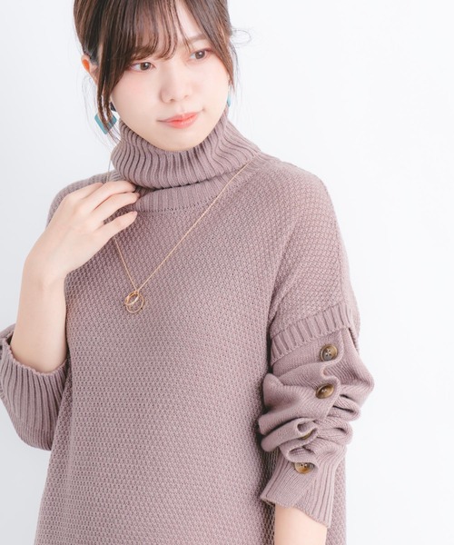 Wordtrobe（ワードトローブ）の「【wordtrobe】アクリルバルキー 袖下ボタンあき タートルネック ニットワンピース（ワンピース・レディース・チャコールグレー/ベージュ/カーキ・FREE）」の3枚目の写真