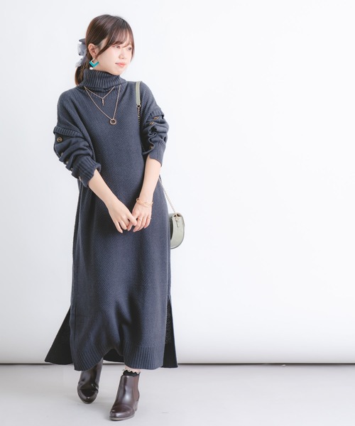 Wordtrobe（ワードトローブ）の「【wordtrobe】アクリルバルキー 袖下ボタンあき タートルネック ニットワンピース（ワンピース・レディース・チャコールグレー/ベージュ/カーキ・FREE）」の2枚目の写真
