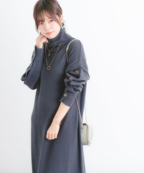 Wordtrobe（ワードトローブ）の「【wordtrobe】アクリルバルキー 袖下ボタンあき タートルネック ニットワンピース（ワンピース・レディース・チャコールグレー/ベージュ/カーキ・FREE）」の16枚目の写真