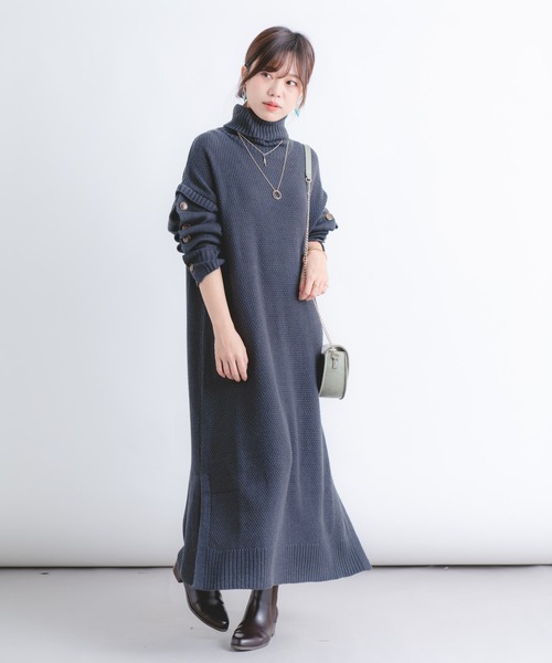 Wordtrobe（ワードトローブ）の「【wordtrobe】アクリルバルキー 袖下ボタンあき タートルネック ニットワンピース（ワンピース・レディース・チャコールグレー/ベージュ/カーキ・FREE）」の9枚目の写真