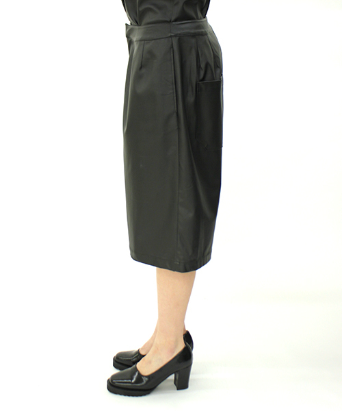 i（アイ）の「FAKE LEATHER PANTS（その他パンツ・レディース・ホワイト/ブラック・FREE）」の5枚目の写真