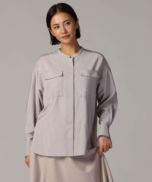 LAUTREAMONT（ロートレアモン）の「ポケット付きバンドカラーシャツ≪洗濯機で洗える≫（シャツ/ブラウス・レディース・グリーン/グレー/チャコールグレー・9号）」の2枚目の写真