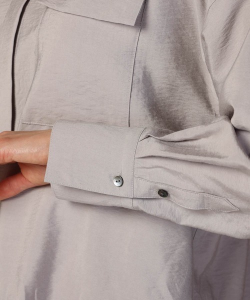 LAUTREAMONT（ロートレアモン）の「ポケット付きバンドカラーシャツ≪洗濯機で洗える≫（シャツ/ブラウス・レディース・グリーン/グレー/チャコールグレー・9号）」の8枚目の写真