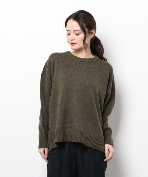 AMERICAN HOLIC（アメリカンホリック）の「クルーネックバックスリットニットプルオーバー（ニット/セーター・レディース・ブラック/ブラウン/テラコッタ・M/L）」の5枚目の写真