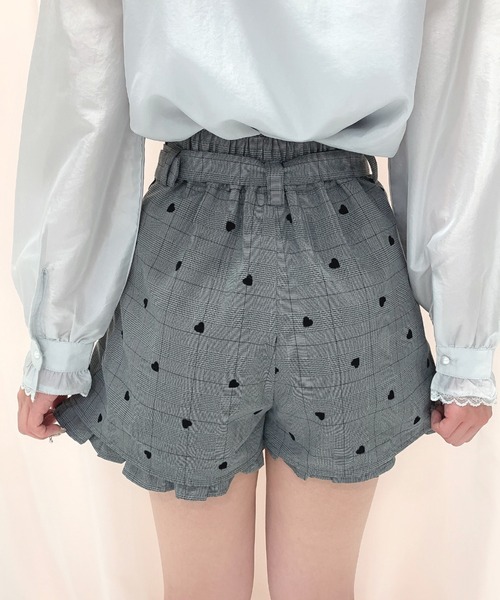 新品 未使用♥ハニーシナモン Honey Cinnamon パンツ Honey Cinnamon（ハニーシナモン）の「ハートフロッキーショート