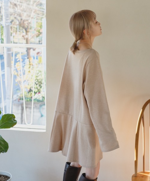 Kastane（カスタネ）の「カットティアードミニワンピース（ワンピース・レディース・ライトベージュ/チャコールグレー/ブラック・1/2）」の12枚目の写真