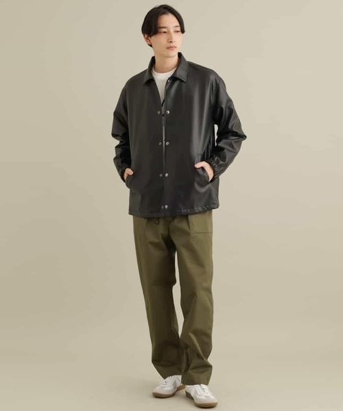 a.v.v(アーヴェヴェ)の「【洗濯機で洗える】フェイクレザーコーチジャケット(カバーオール・メンズ・ブラック/ベージュ・48/46)」の8枚目の写真