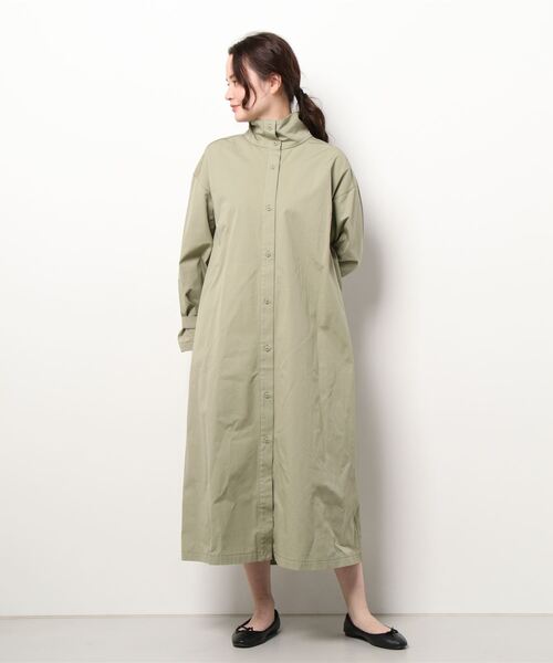 ReNorm（リノーム）の「スモッキング刺繍シャツワンピース（シャツワンピース・レディース・ホワイト/ブラック/エメラルド・フリー）」の14枚目の写真