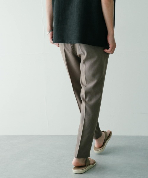 ITEMS URBANRESEARCH（アイテムズ アーバンリサーチ）の「『セットアップ対応』ポリツイル テーパードパンツ（その他パンツ・メンズ・チャコールグレー/ネイビー/ベージュ・MEDIUM/LARGE）」の18枚目の写真