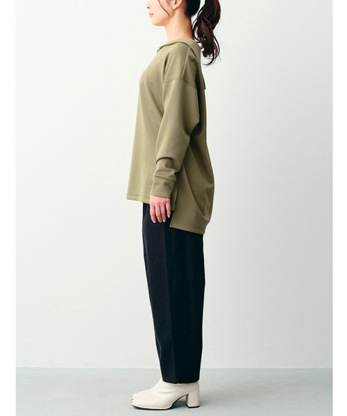 IEDIT(イディット)の「IEDIT セーラーカラーで顔まわり華やぐ とろぷるダンボールカットソーのロングプルオーバー(Tシャツ/カットソー・レディース・ベージュ/カーキ/ダークネイビー・MEDIUM/LARGE/X-LARGE/XX-LARGE)」の4枚目の写真