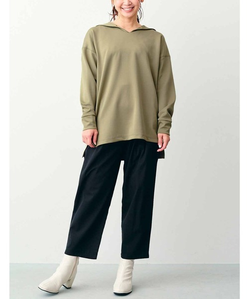 IEDIT(イディット)の「IEDIT セーラーカラーで顔まわり華やぐ とろぷるダンボールカットソーのロングプルオーバー(Tシャツ/カットソー・レディース・ベージュ/カーキ/ダークネイビー・MEDIUM/LARGE/X-LARGE/XX-LARGE)」の5枚目の写真