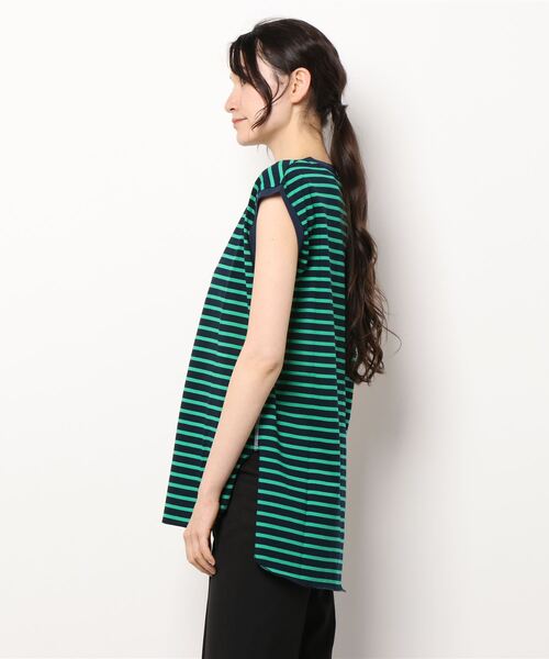 Q（キュー）の「ラウンドヘムボーダーハギフレンチT（Tシャツ/カットソー・レディース・ホワイト系その他/グリーン系その他/レッド系その他・MEDIUM）」の4枚目の写真