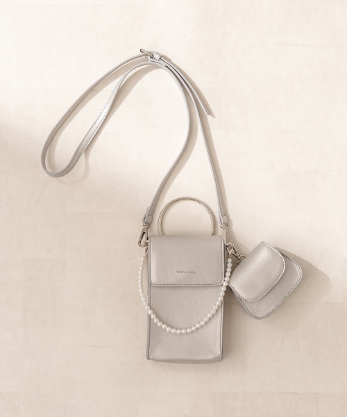 OLIVE des OLIVE（オリーブデオリーブ）の「リング付きスマホショルダー（ショルダーバッグ・レディース・シルバー/ラベンダー/ブラック/オフホワイト・FREE）」の4枚目の写真