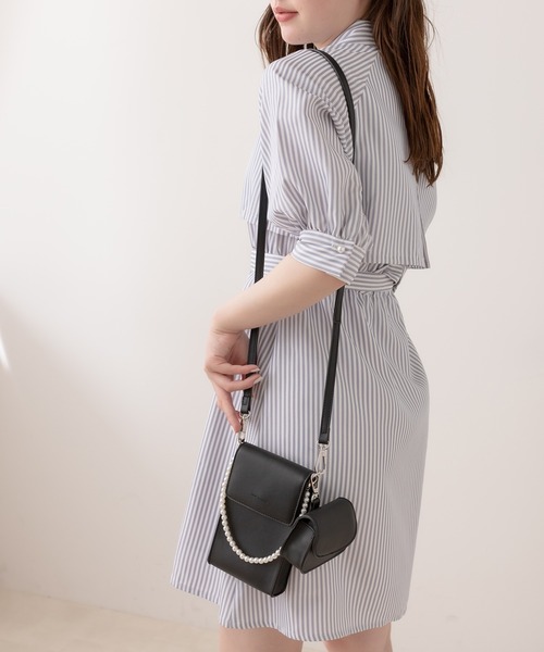 OLIVE des OLIVE（オリーブデオリーブ）の「リング付きスマホショルダー（ショルダーバッグ・レディース・シルバー/ラベンダー/ブラック/オフホワイト・FREE）」の11枚目の写真