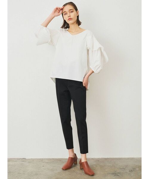 ELENDEEK（エレンディーク）の「スパイラルプリーツスリーブブラウス（シャツ/ブラウス・レディース・オフホワイト/ブラック/ブラウン・FREE）」の7枚目の写真