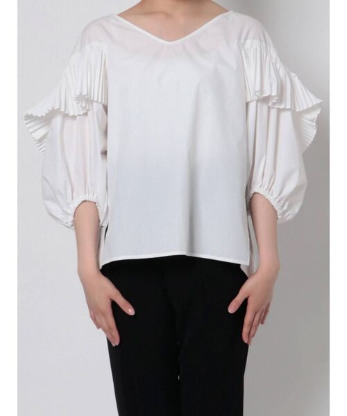 ELENDEEK（エレンディーク）の「スパイラルプリーツスリーブブラウス（シャツ/ブラウス・レディース・オフホワイト/ブラック/ブラウン・FREE）」の15枚目の写真