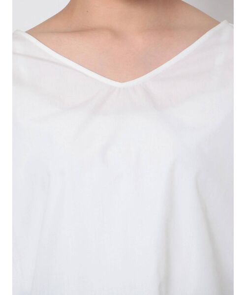 ELENDEEK（エレンディーク）の「スパイラルプリーツスリーブブラウス（シャツ/ブラウス・レディース・オフホワイト/ブラック/ブラウン・FREE）」の18枚目の写真