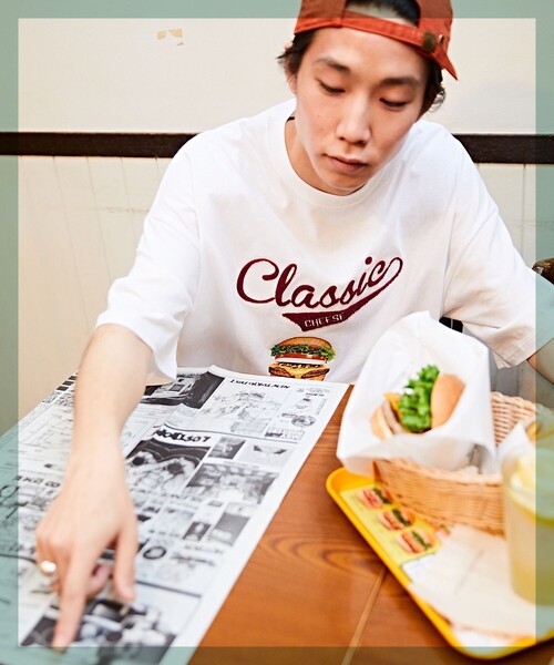 FREAK'S STORE（フリークスストア）の「WEB限定 FRESHNESS BURGER×FREAK'S STORE/フレッシュネスバーガー 別注 ビッグシルエット サガラ刺繍 プリントTシャツ（Tシャツ/カットソー・メンズ・グリーン/ホワイト・MEDIUM/LARGE/SMALL）」の3枚目の写真