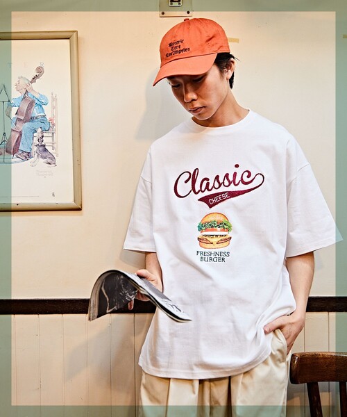 FREAK'S STORE（フリークスストア）の「WEB限定 FRESHNESS BURGER×FREAK'S STORE/フレッシュネスバーガー 別注 ビッグシルエット サガラ刺繍 プリントTシャツ（Tシャツ/カットソー・メンズ・グリーン/ホワイト・MEDIUM/LARGE/SMALL）」の9枚目の写真