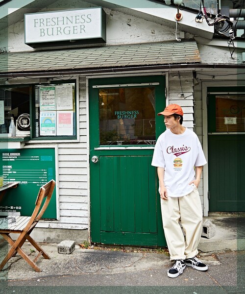 FREAK'S STORE（フリークスストア）の「WEB限定 FRESHNESS BURGER×FREAK'S STORE/フレッシュネスバーガー 別注 ビッグシルエット サガラ刺繍 プリントTシャツ（Tシャツ/カットソー・メンズ・グリーン/ホワイト・MEDIUM/LARGE/SMALL）」の18枚目の写真