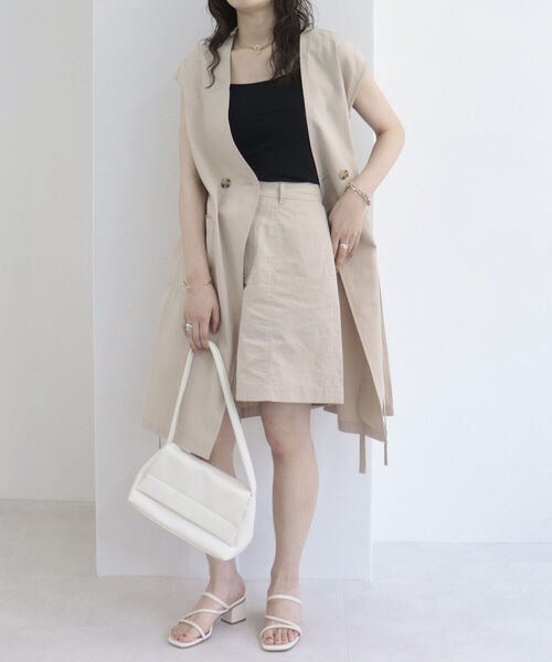 fredy emue(フレディエミュ)の「サイドリボン ポケ付ジレベスト【セットアップ可能】(ベスト・レディース・ブラック/ベージュ・38)」の5枚目の写真