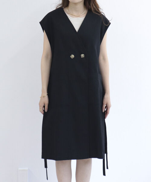 fredy emue(フレディエミュ)の「サイドリボン ポケ付ジレベスト【セットアップ可能】(ベスト・レディース・ブラック/ベージュ・38)」の14枚目の写真