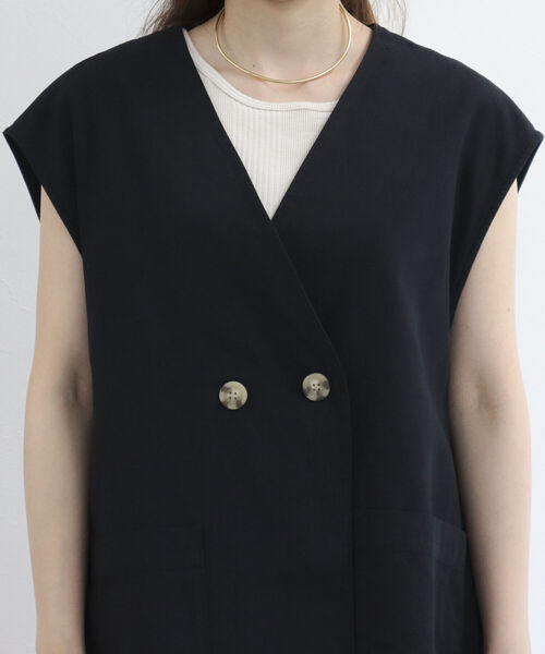 fredy emue(フレディエミュ)の「サイドリボン ポケ付ジレベスト【セットアップ可能】(ベスト・レディース・ブラック/ベージュ・38)」の22枚目の写真