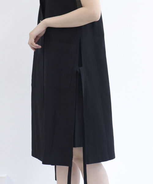 fredy emue(フレディエミュ)の「サイドリボン ポケ付ジレベスト【セットアップ可能】(ベスト・レディース・ブラック/ベージュ・38)」の7枚目の写真