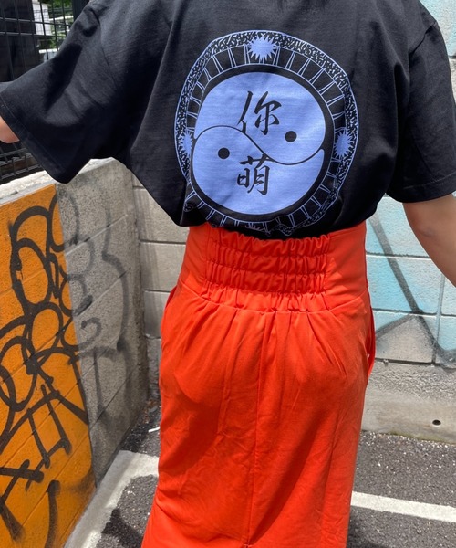 DuKKah（デュカ）の「Dukkah/【低身長向け】陰陽ビッグT（Tシャツ/カットソー・レディース・ホワイト/ブラック・LARGE）」の4枚目の写真