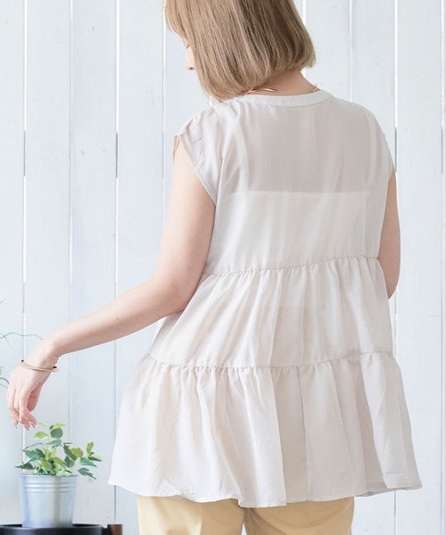 anown（アノン）の「ティアードチュニック　シアーシャツ シア―ブラウス ノースリーブ フレンチ袖 チュニックシャツ ティアード シアー 前後2way きれいめ（シャツ/ブラウス・レディース・ブラック/オフホワイト/ライトグリーン/ライトベージュ・M）」の6枚目の写真